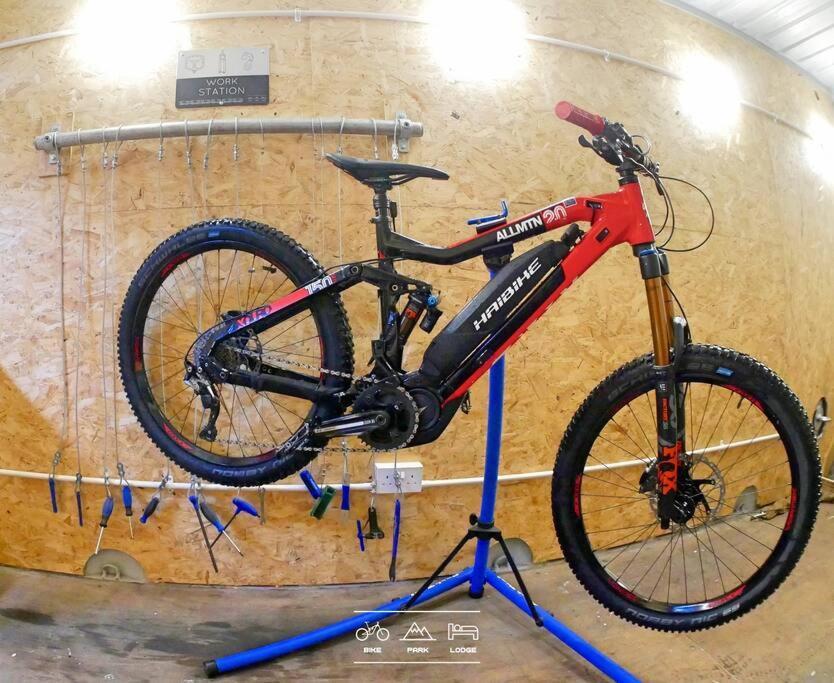 Bike Park Lodge #2 Merthyr Tydfil Bagian luar foto